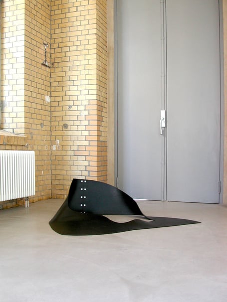 © Ruth Baumann 2000 Akira Ikeda Gallery  "11", Akira Ikeda Gallery Berlin Gummi 6mm Metall