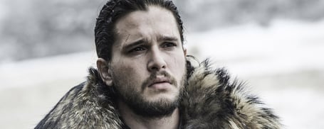 Stirbt gerne mal, wenn alles rundläuft: Jon Schnee. Trost: Solange er unglücklich guckt, ist alles in Ordnung.