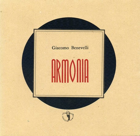 copertina con stampa tipografica a due colori e traforo