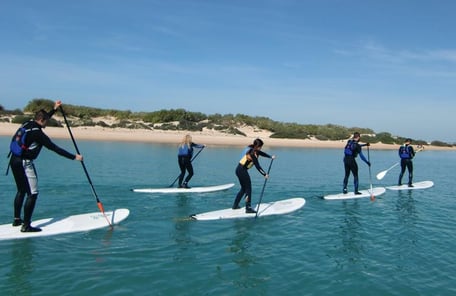 hacer paddle surf en chiclana