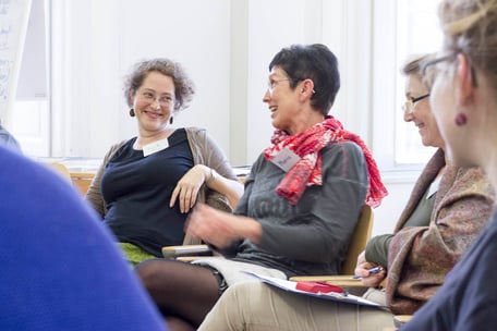 Gespräch unter Workshop-Teilnehmerinnen