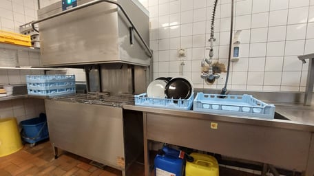 gemmet handels ag, hobart haubenspülmaschine, modell profi, beratung, verkauf, demontage, montage, lieferung, installation, wallis, oberwallis, unterwallis, waadt, waadtland, schweiz, gastronomie, hotellerie, spitäler, altersheime, pflegeheime