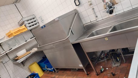 gemmet handels ag, hobart haubenspülmaschine, modell profi, beratung, verkauf, demontage, montage, lieferung, installation, wallis, oberwallis, unterwallis, waadt, waadtland, schweiz, gastronomie, hotellerie, spitäler, altersheime, pflegeheime