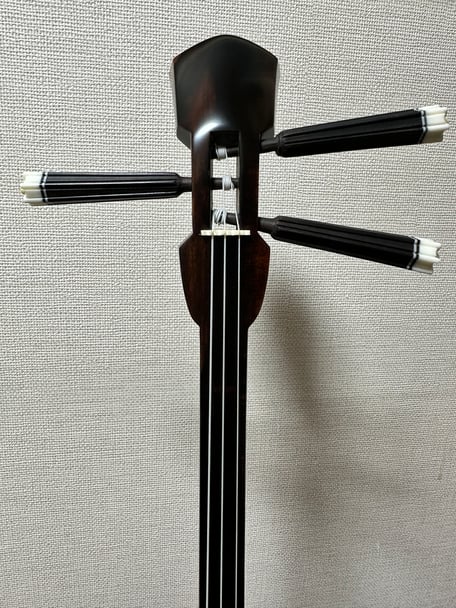 銘苅春政作 沖縄県産黒木 与那城型三線