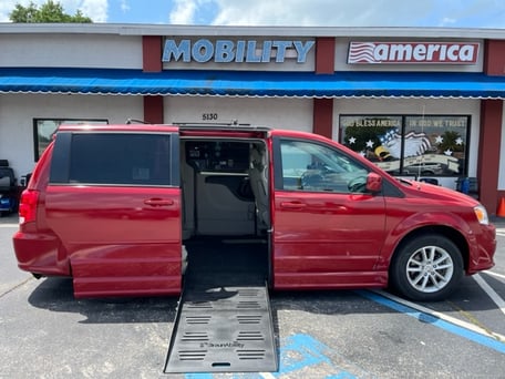 2016 Dodge Grand Caravan Wheelchair Van