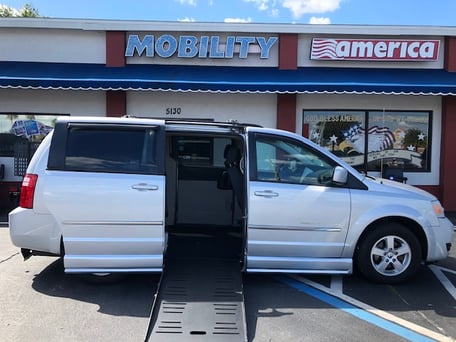 2010 Dodge Grand Caravan Wheelchair Van