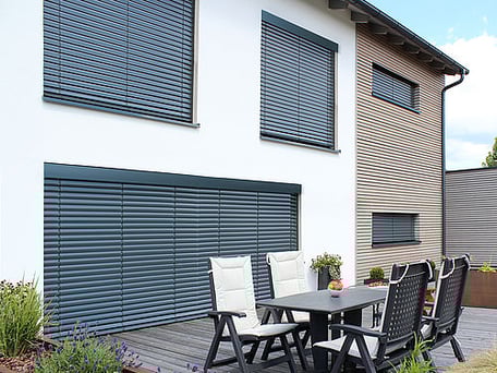 buitenjaloezie, aluminium jaloezie, jaloeziën, zonwering, zonweerder, solis, zonwering buiten, zonwering haarlemmermeer, zonwering haarlem, zonwering amsterdam, architectuur zonwering, Solis