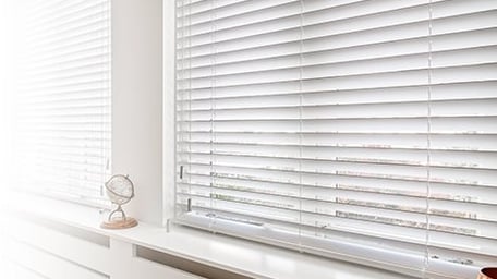 raamdecoratie, jaloezieën, shutters, verano, raambekleding, binnenzonwering, zonwering binnen, solis zonwering