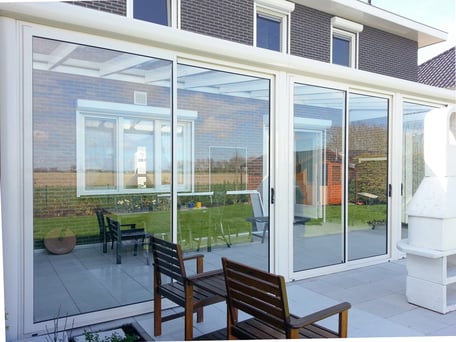 glaswanden, overkapping, tuinkamer, veranda, serre, glasafdichting, schuifpui, schuifwanden, vouwwanden, buitenleven, haarlemmermeer, verano, zonwering buiten, solis zonwering