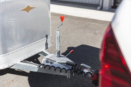  HACOオリジナルアイテム　持ち運べる空間　箱部屋　特徴４　Al-KO製牽引連結