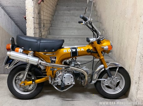 Honda Dax ST70