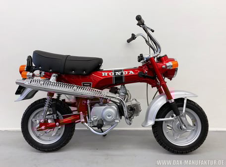 Honda Dax ST70