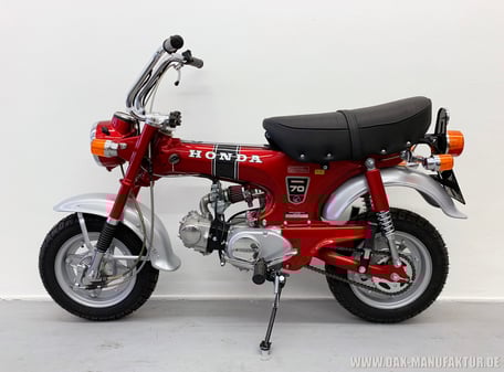 Honda Dax ST70