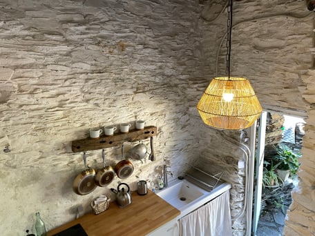 南フランス生活　石造り古民家　シャンブルドット