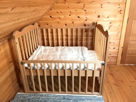 大きめのベビーベッドもございます。