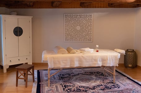 Praxis im Hof, Lenzburg. Dorn-Breuss-Massage & Liebscher & Bracht Schmerztherapie