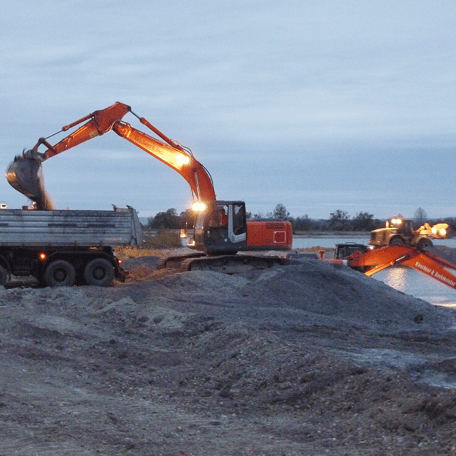 Baggerarbeiten St. Martins Therme Frauenkirchen Neuanlage See Erdarbeiten Kirschner & Zechmeister LKW Entsorgung 