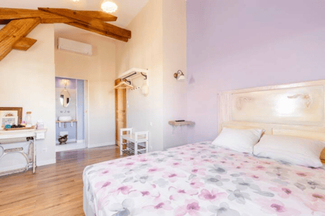 holiday villa swimming pool ensuite bathroom relaxation