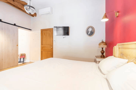 holiday villa swimming pool ensuite bathroom relaxation