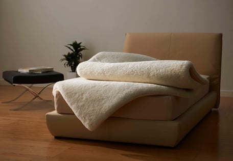 宙に浮いたような寝心地「ロイヤルシープトン」高密度ムートン - 埼玉