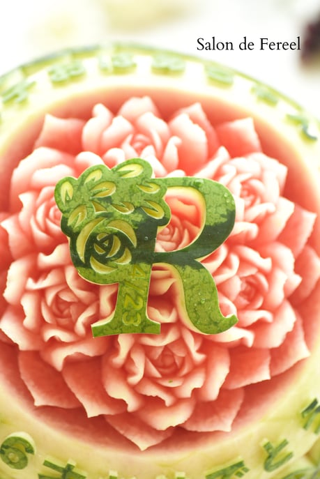 カービング　スイカ　彫刻　誕生日　結婚式　メロン　フルーツカービング　教室　大阪　薔薇　ソープカービング　プレゼント　オーダー　ウェルカムボード　お祝い