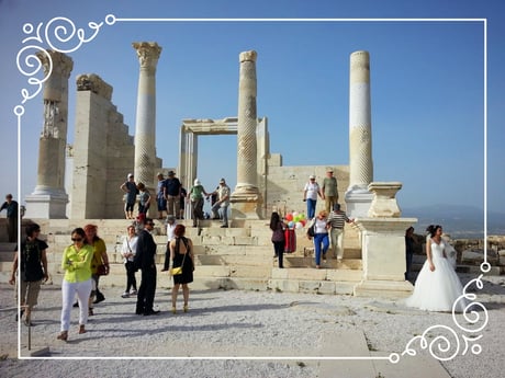 Laodikeia am Lykos (altgri. Λαοδίκεια πρὸς τῷ Λύκῶ; lat. Laodicea ad Lycum; türkisch Lâdik, in deutscher Laodizea) war eine antike Stadt in Phrygien.