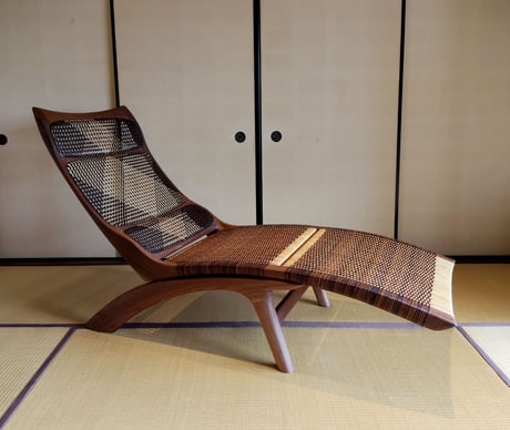 マハブラック　（般若芳行）　木の椅子展