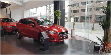 京都市京滋マツダマツダ　カーディーラー展示場