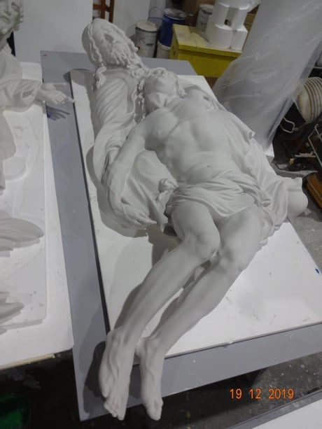 Talla ampliación sobre núcleo de poliestireno, revestido.