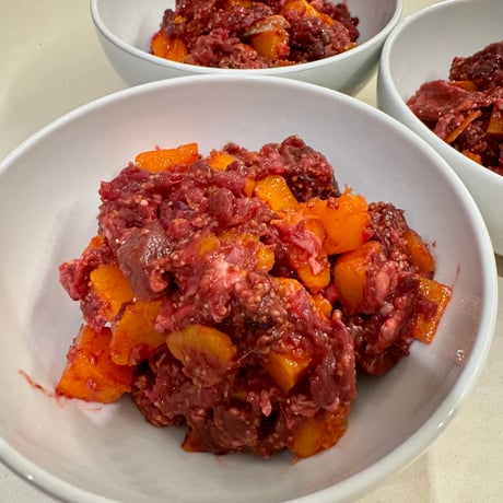 Rinderleistenfleisch mit Innereien und Kürbis & Amaranth | hundkatzeschmaus.ch