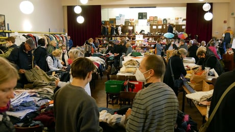 Beim Herbstflohmarkt im Oktober 2022 gab es widerum ein großes Angebot von Klei­dung, Schu­hen, Tasch­en,  Tisch- und Bett­wäsche, Sport­ge­rä­ten, Sport­ge­wand, Elek­tro­- und Haushaltsge­rä­ten.