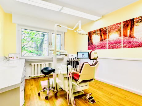 Behandlungszimmer Zahnarzt Duisburg