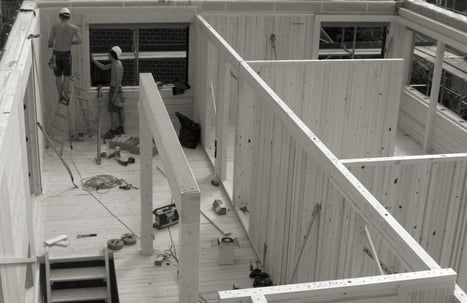 In der Baubiologie sind die Themen Materialwahl, Bautechniken, Nachhaltigkeit, Energieverbrauch, Bauchemie, Elektrosmog, Gebäudegestaltung und Entsorgung Schlagwörter.