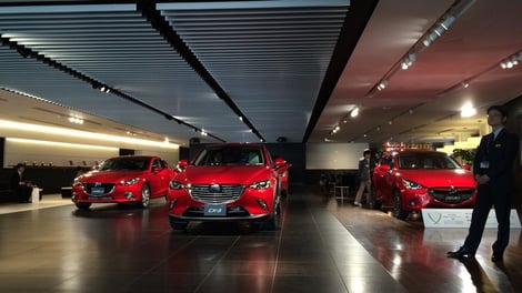 マツダ本社ロビー