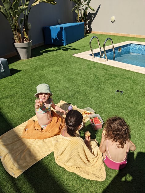 Donuts, Wassermelone und Popcorn by the Pool