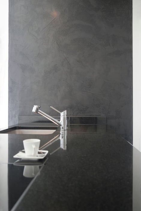 Wandgestaltung Küche "Black Geisha" mit Echtmetall #lebewunderbar