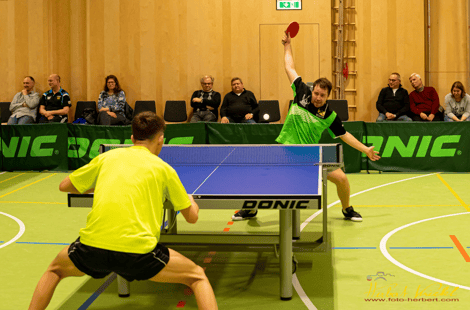 Die Backhand wird immer stärker von Martin Kinslechner. Foto: Herbert Krickl