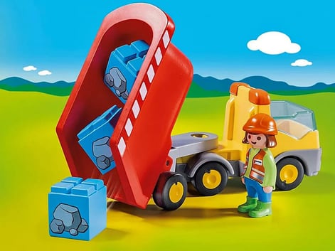 Die Besonderheiten im Playmobil Paket 70126 ist die Kippfunktion, für das entladen der Bausteine.