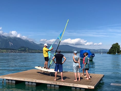 Aufbaukurs-Windsurfschule Badhuus du Lac Gunten