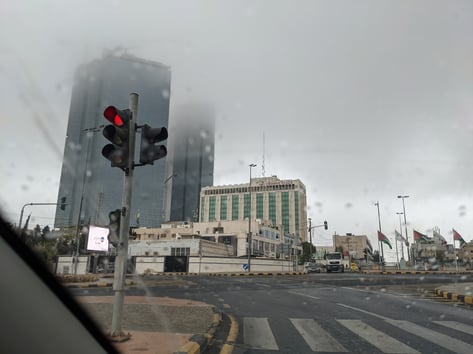 Total kuschelig, auf dem Weg zum Büro. Hab erst mal vergessen den AC-Knopf auszuschalten und mich gewundert, warum kalte Luft kommt.