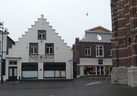 Markt 20 Oosterhout, rijksmonument zeventiende eeuw, Hollandse renaissance trapgevel, bouwhistorie
