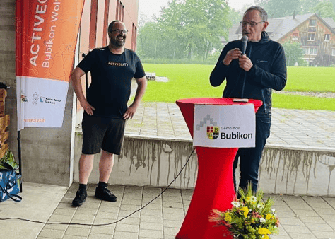 Gemeinderat Severin Länzlinger (links) und Regierunsrat Mario Fehr (Bild: zvg)t