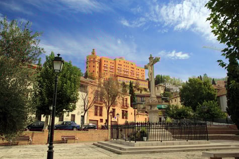 View on the statue on the Plaza Campo del Príncipe