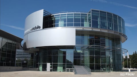 Donnerstag: In Ingolstadt Führung durch das Audi-Forum mit seiner futuristischen Architektur.