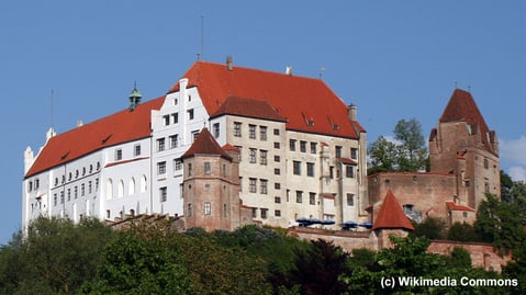 Dienstag: Burg Trausnitz liegt auf einer Anhöhe über Landshut und bietet einen wunderbaren Ausblick auf die Stadt.