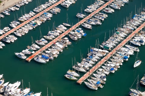 pantalanes flotantes, plataformas flotantes, puertos secos para motos de agua, puertos deportivos con pasarelas y pantalanes flotantes, pasarelas flotantes, parques acuáticos flotantes, acuicultura, p