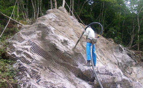 モルタル吹付工