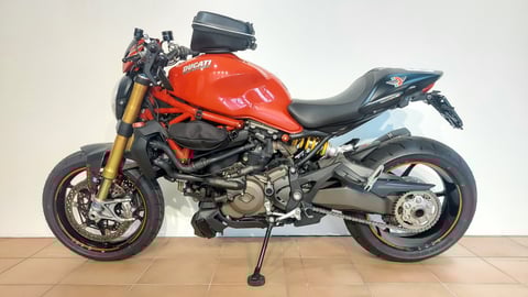 Ducati Monster 1200 S