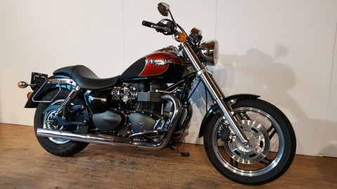 Triumph Speedmaster 900