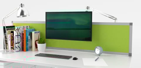 Tisch-Trennwand und Monitor